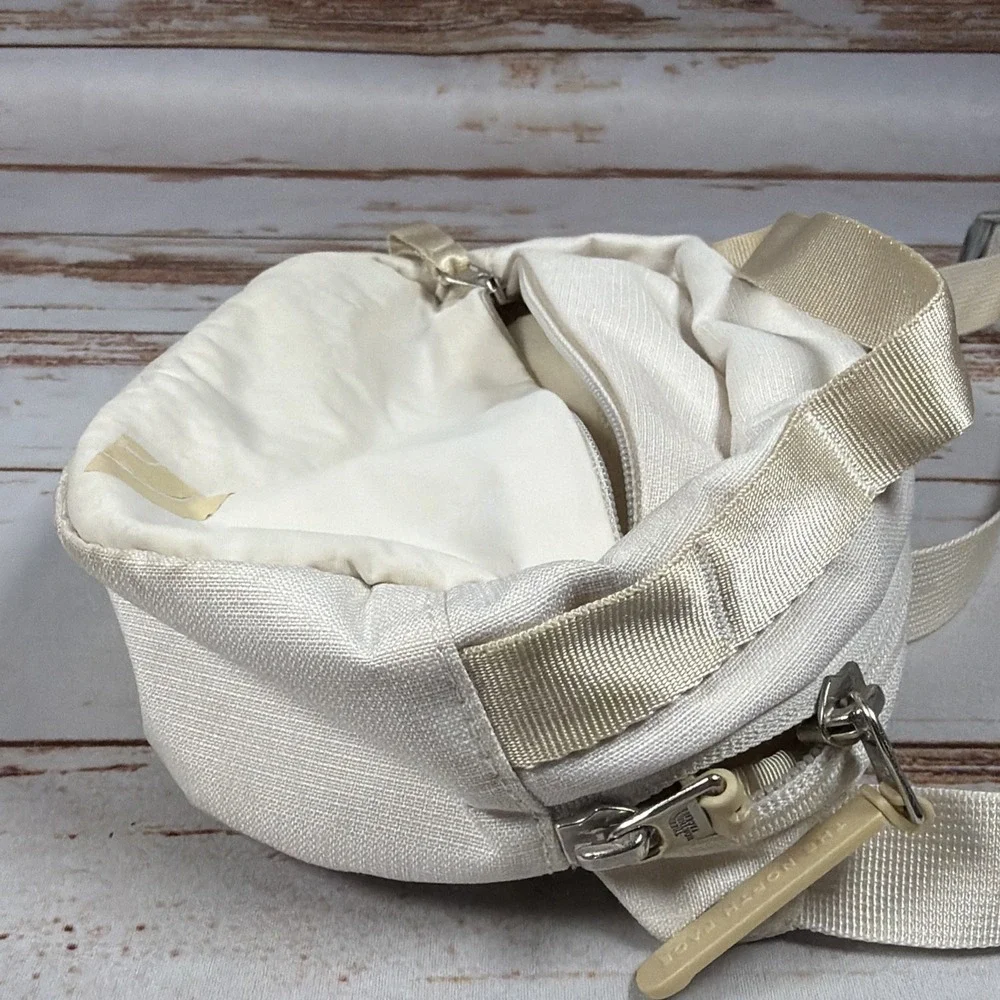 The North Face Womens Isabella Hip Pack Gardenia White Crossbody Waist Bag